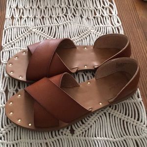 Universal Thread Sandal Flats 6.5